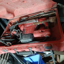 Milwaukee  Heavy Duty Rotary Hammer