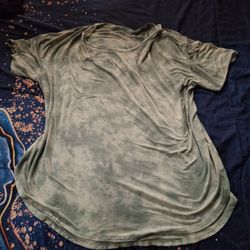 Green short sleeved shirt
