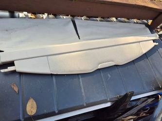 2008 Lexus rear hatch cover