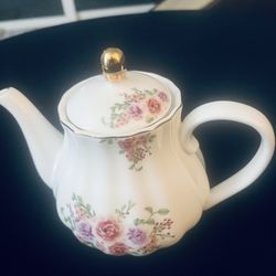Beautiful Floral Functional Decorative Teapot for you or Someone Special