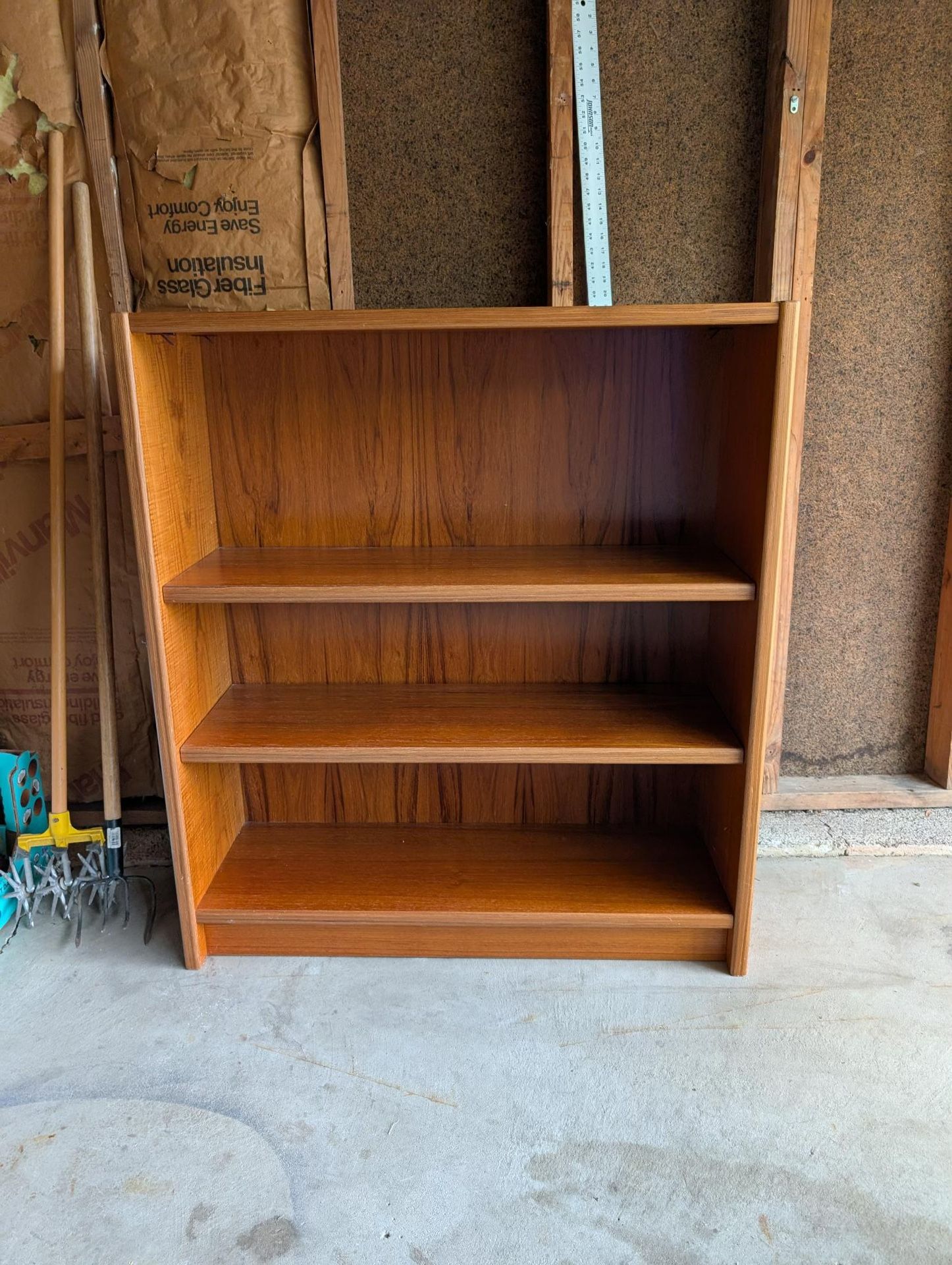 $10 Bookshelf