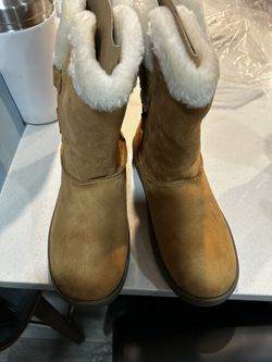 Comfort Cozy boots (Never Worn)