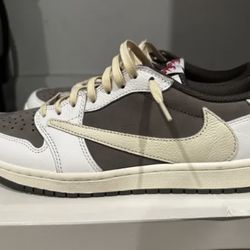 Travis Scott Reverse Mocha Size 8.5