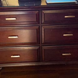 Dresser With Mirror

