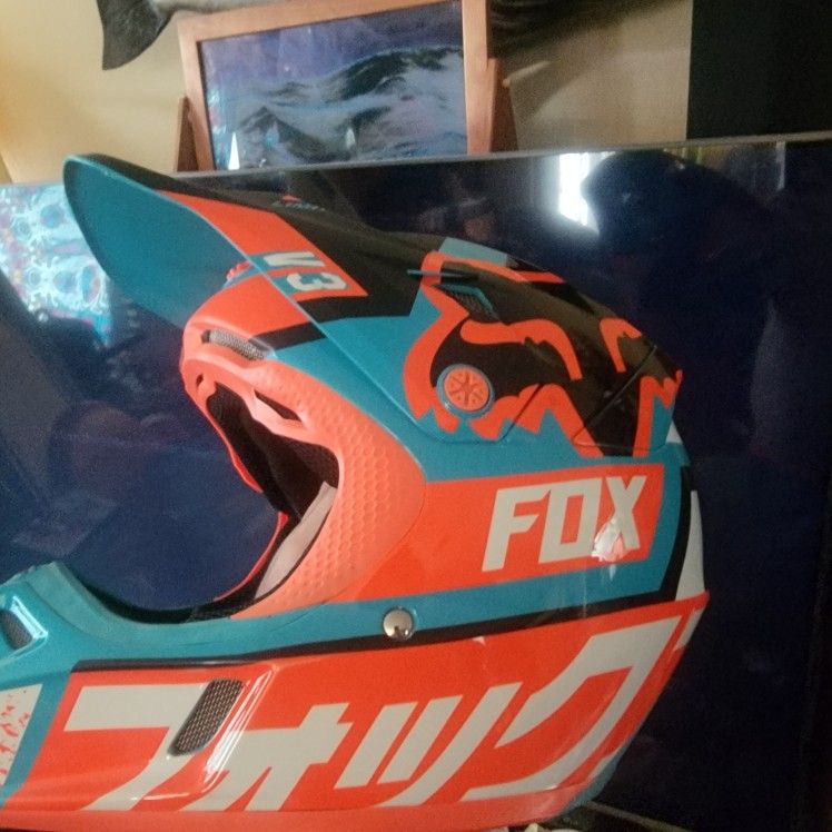 Helmet fox motorcycle. Size YL