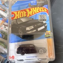 Hot Wheel Super Treasure Hunt 94 Audi Avant RS2 Factory Sealed 