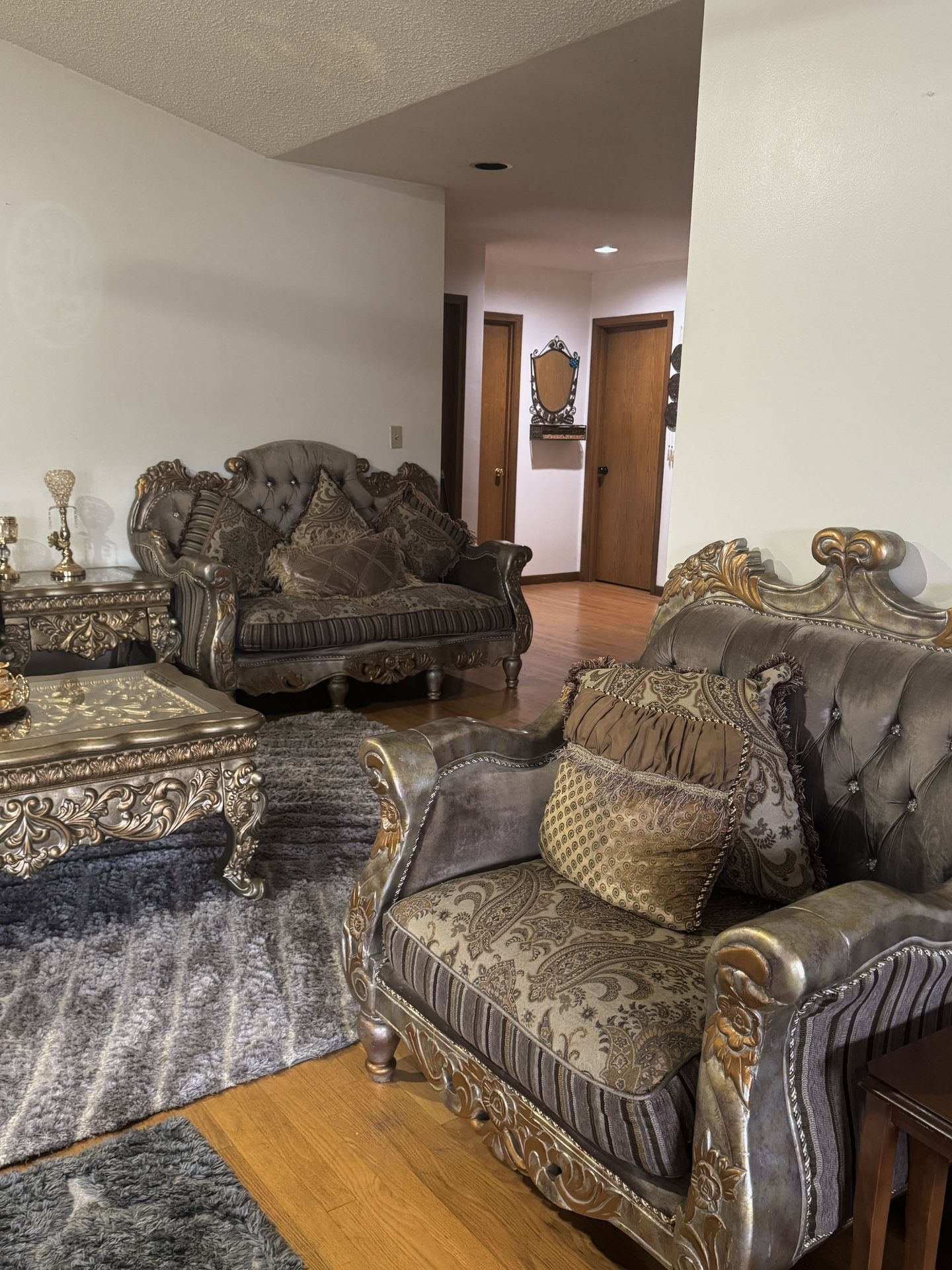 Couch’s, Coffee Tables For Sale