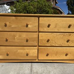 Solid Wood 6 Drawer Dresser Chest of Drawers Furniture Great Condition 
