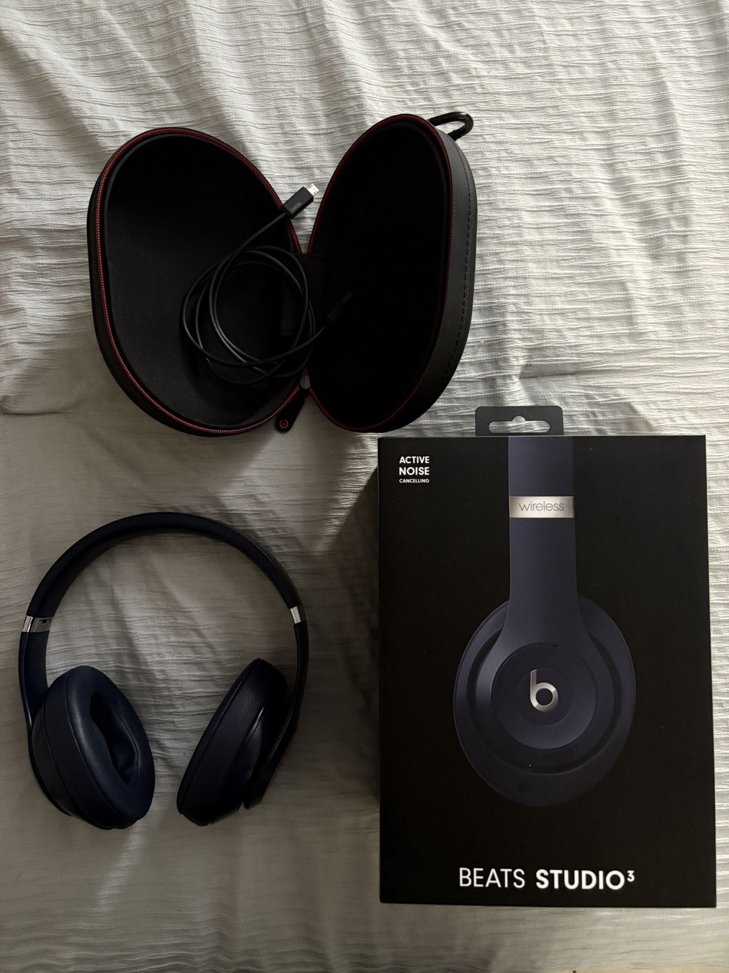 Navy Beats Studio 3