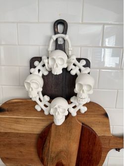 Skull wreath