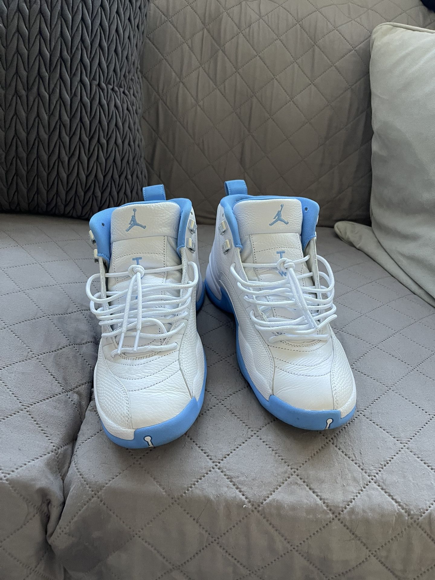Jordan 12 Retro SIZE 9