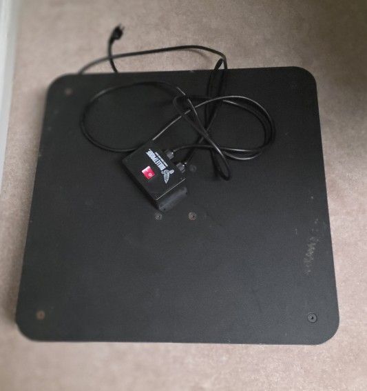 Bulletproof Vibe Whole-Body Vibration Plate.
Plataforma de Vibración Bulletproof Vibe