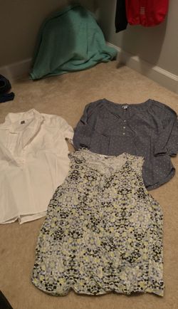 3 women’s tops Cabi and Old Navy tunics size XS/ S