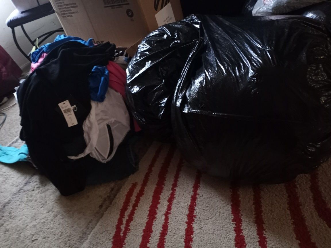 FREE CLOTHES SHOES AND MORE for Sale in Seattle, WA OfferUp