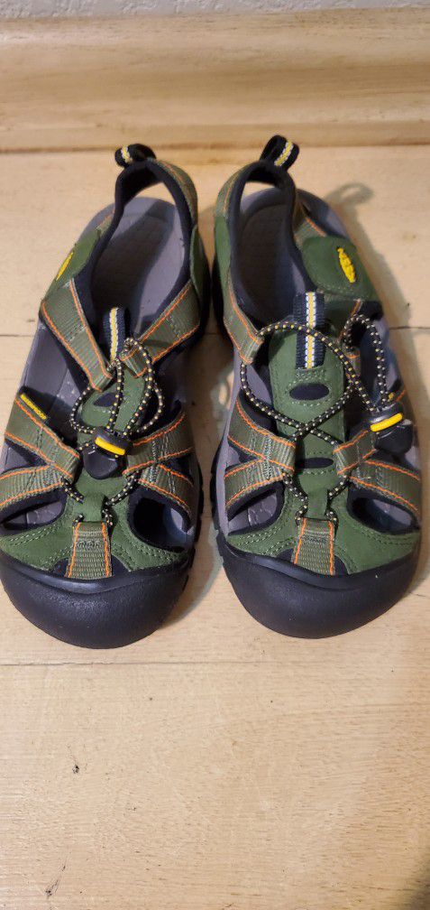 Keen Waterproof Sandals Size 6.5