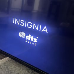 Insignia 32” flat screen HDMI LED TV. No remote.