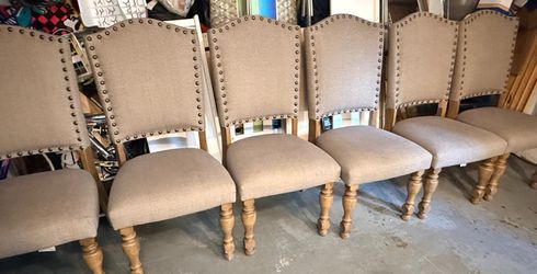 6 chairs from Ashley Furniture sillas