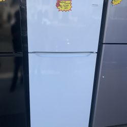 White Refrigerator With Ice Maker - Super Offer!