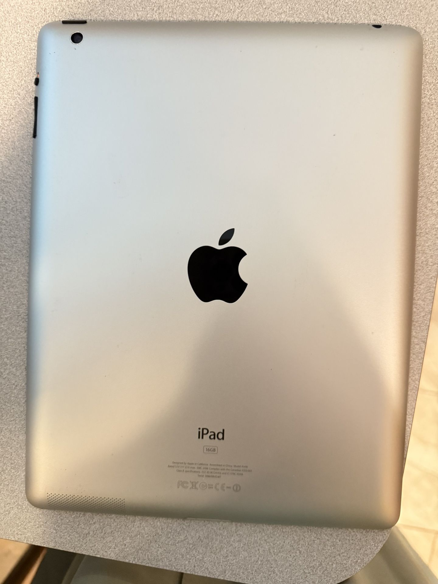 Apple IPad Modelo MC705LL/A