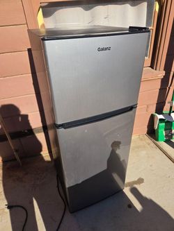 Galanz Mini Fridge