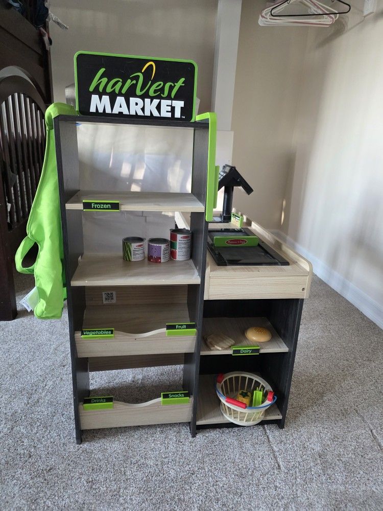 Melissa & Doug Freestanding Wooden Grocery Store