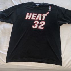 VINTAGE REEBOK SHAQUILLE ONEAL MIAMI HEAT SHIRT SIZE LARGE (FITS XL)