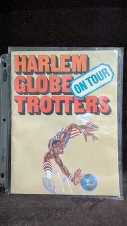 Vintage Basketball Bundle: 1962 Wilt Chamberlain SPORT Magazine & Harlem Globetrotters Tour Program