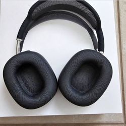 Apple AirPod Maxes (Black color way)