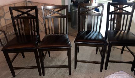 Set of 4 wood chairs