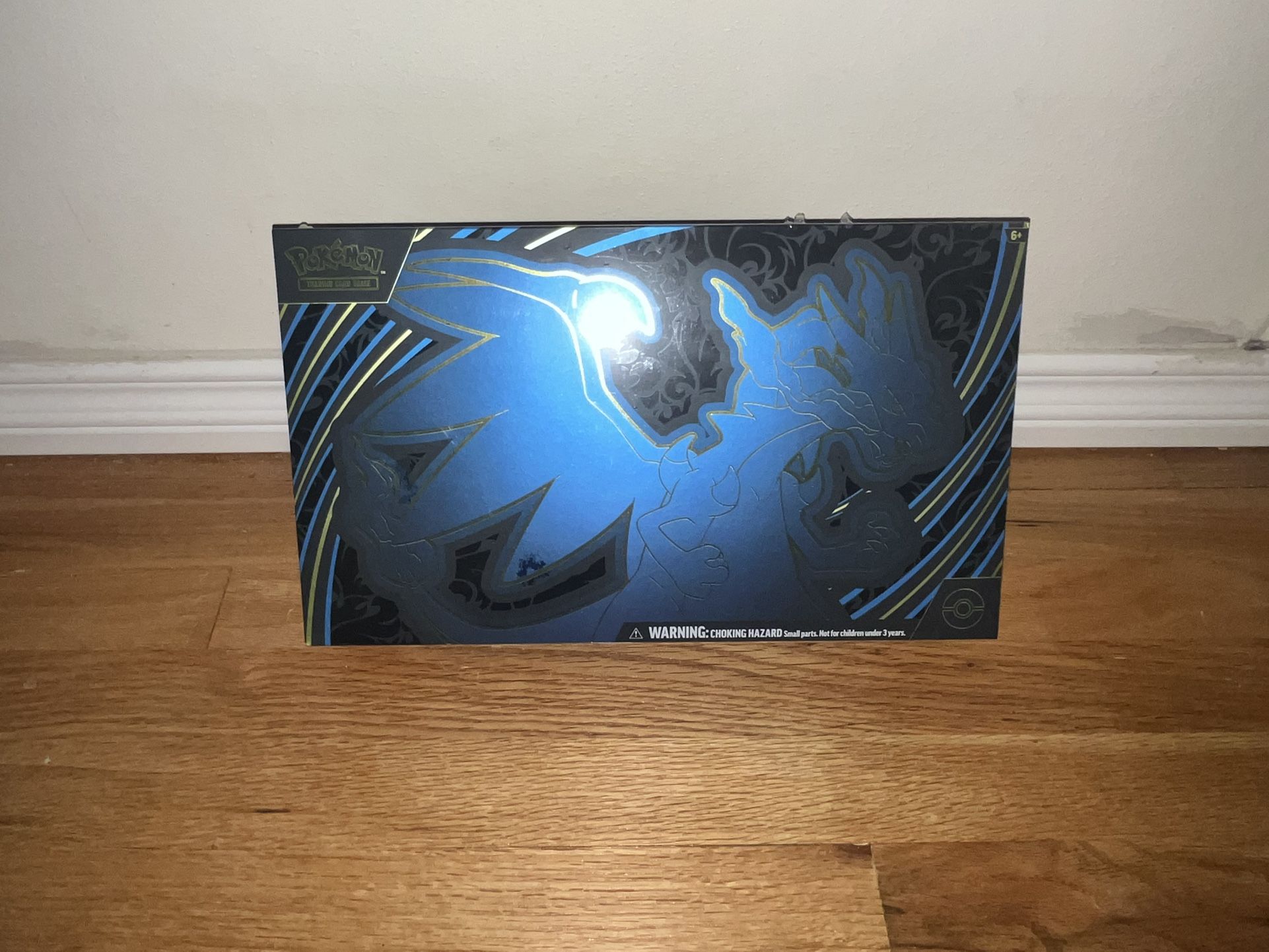 Charizard E Ex Premium Collection Box