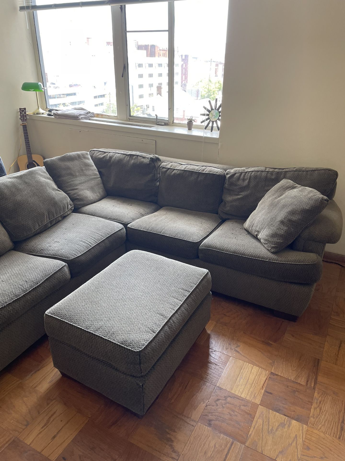 Sectional pull out couch