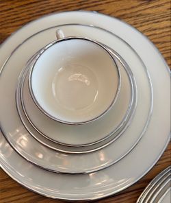 Lenox 'Federal Platinum' China Set