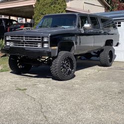 1986 Chevrolet C/K 20 Suburban