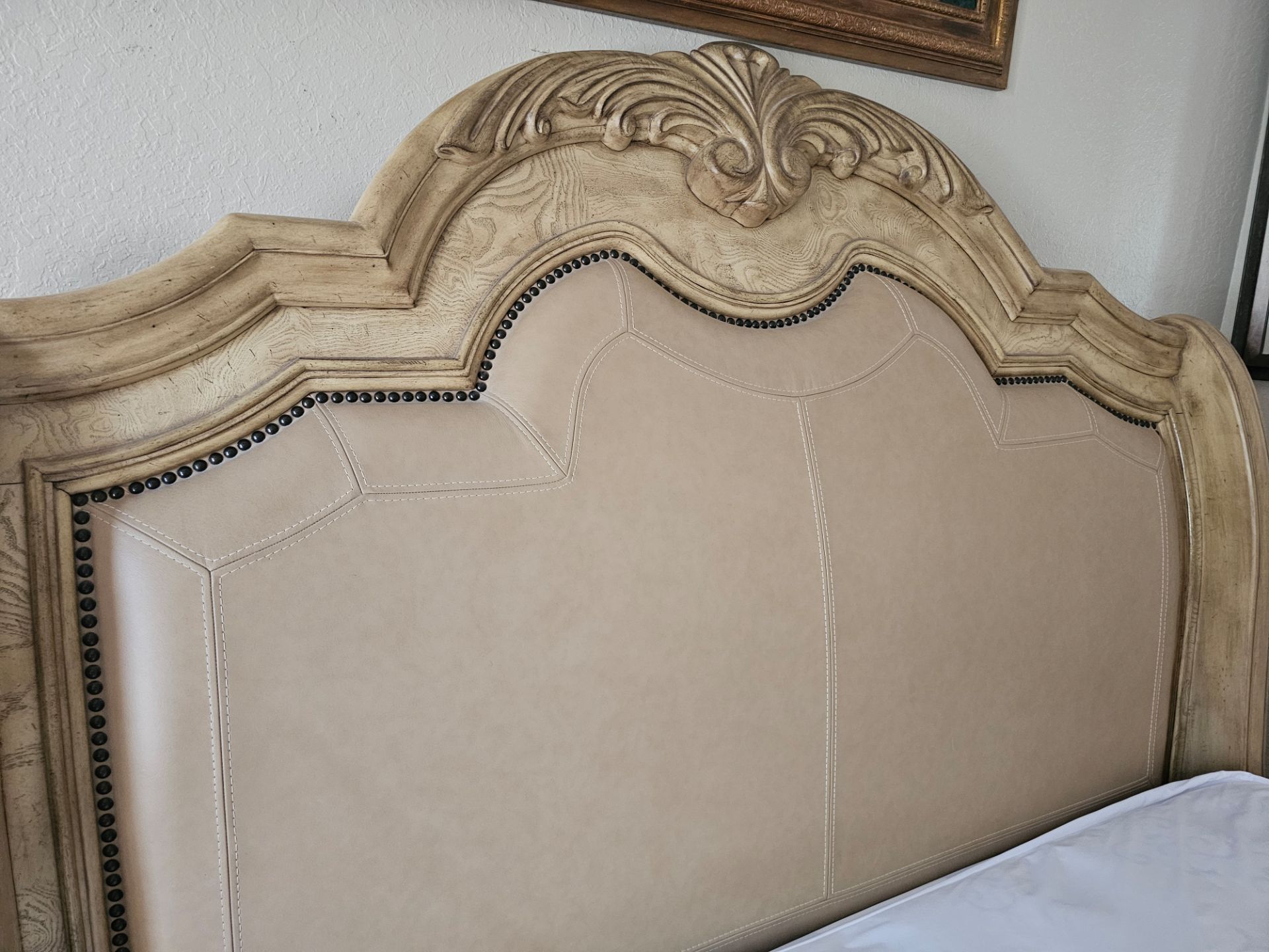 Queen sleigh bed