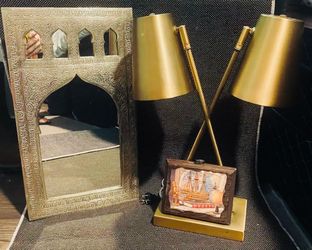 Decorative Mirror and Lamp Set