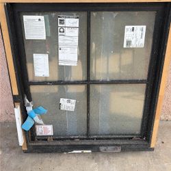 JW Jeldwen Window 32”x35 1/2”