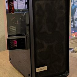 Stealthy Gaming PC w/ RTX 4070 and Curved Screen