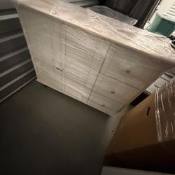 White Kitchen Table - Moving Out sale. Irvine 