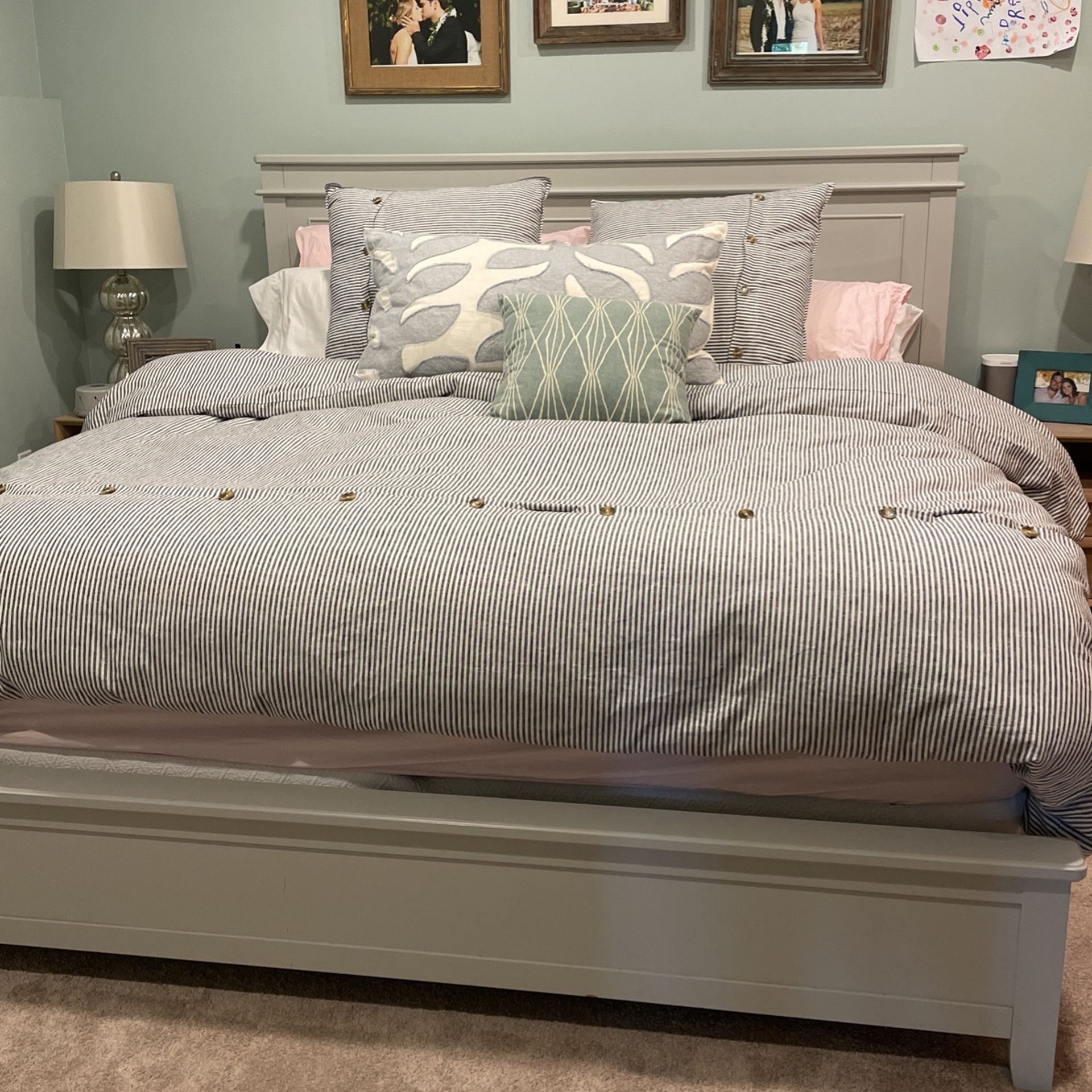Macy’s home store king bedroom set ! excellent condition.