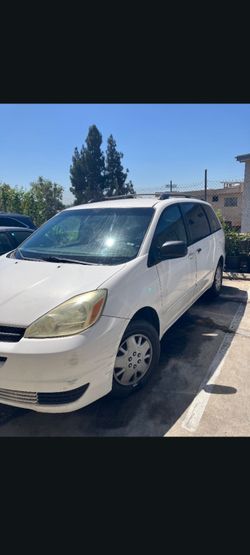 2004 Toyota sienna . Good condition