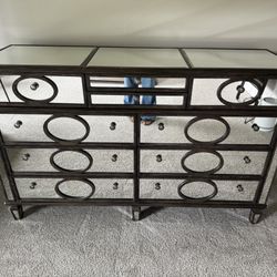 Gabrielle Mirrored Drawer Chest