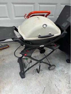 Weber Q Portable Gas Grill with Stand
