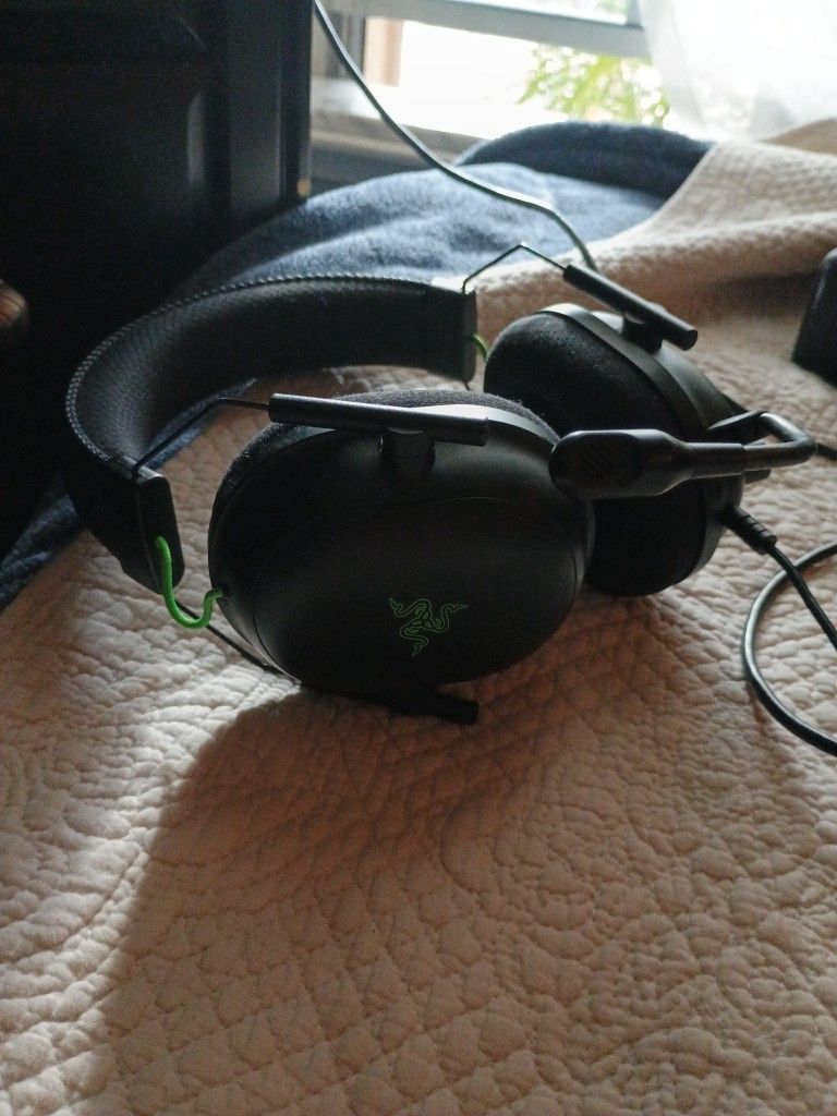Razer Blackshark Gaming Headset + USB Soundcard