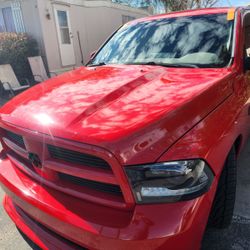 VENDO PARABRISAS/ I SELL WINDSHIELDS 