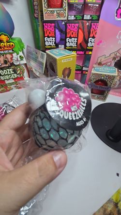 Mesh ball squeeze