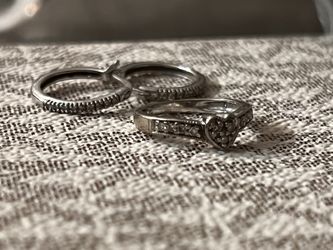 10k White Gold With Diamonds• Earrings & Ring Set