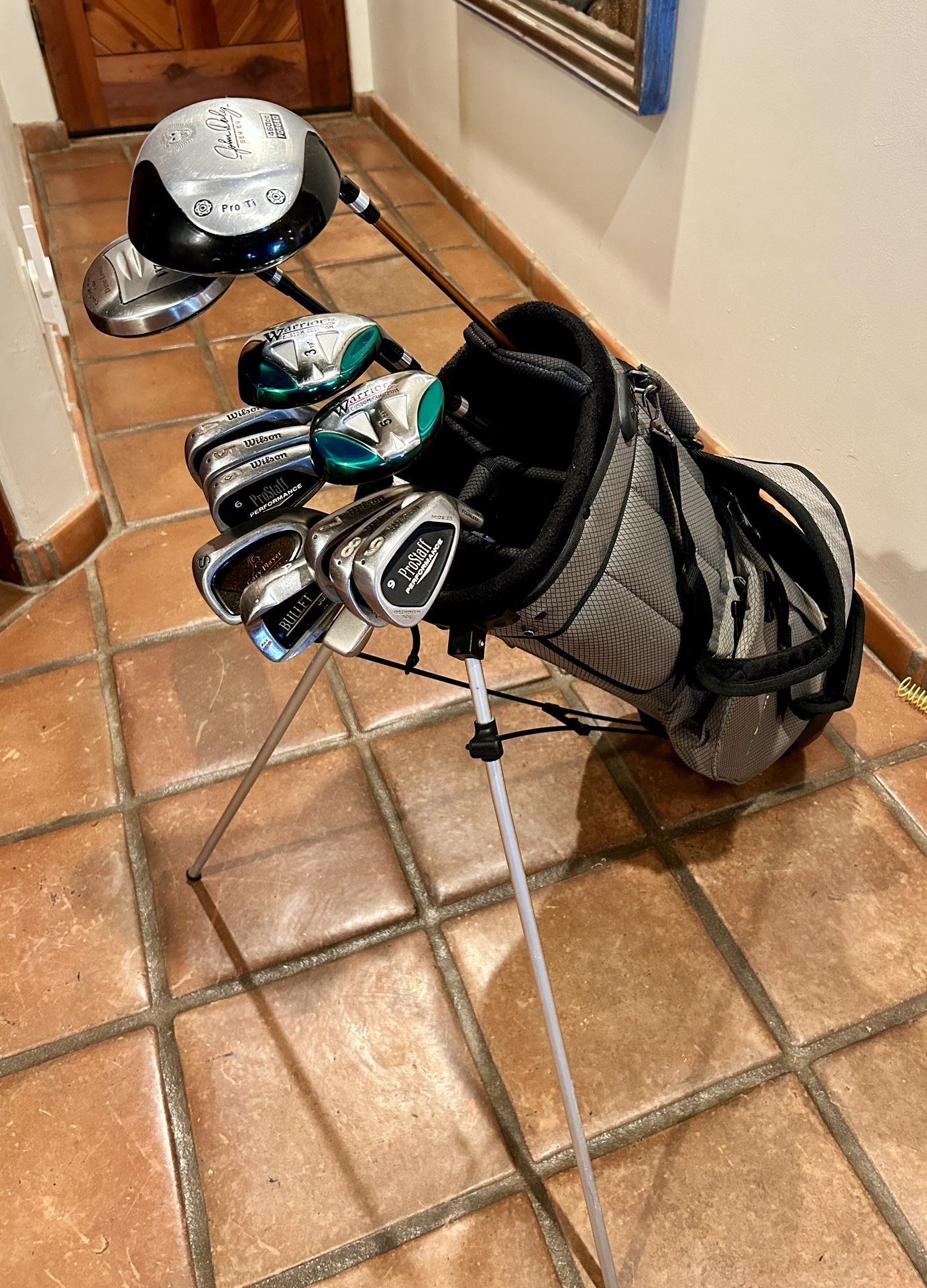 Mens Complete Right-Handed Beginner Golf Set: John Daly, Warrior, Wilson, Gary Player!