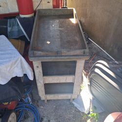 Rubber made tool car