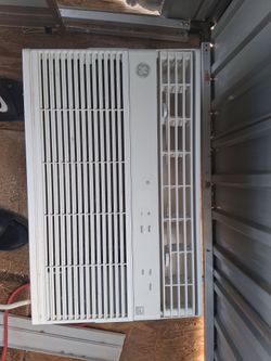 GE Air-conditioned window unit