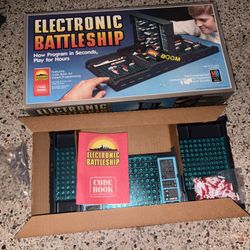 Vintage 1982 Electronic Battleship Game Milton Bradley Open ,Appears Never Used 